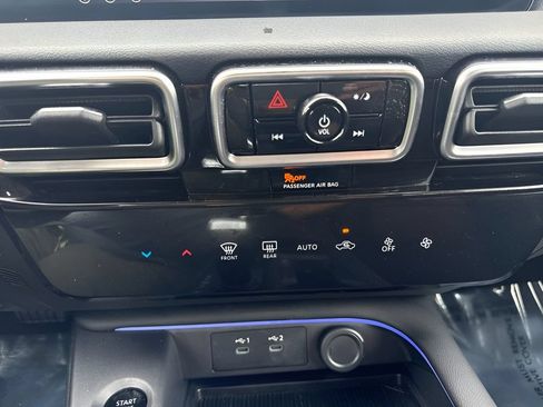 Used 2026 Nissan Sentra SR w/ Floor Mat Package FWD image 9