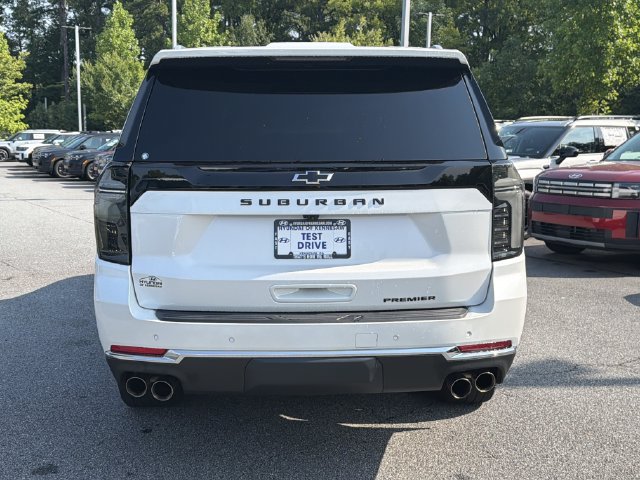 Used 2025 Chevrolet Suburban Premier AWD/4WD image 7