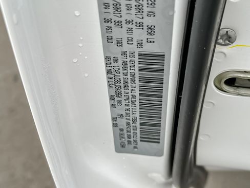 Used 2020 Jeep Cherokee Latitude image 26