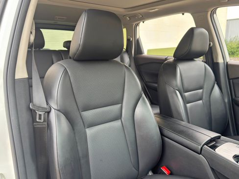 Used 2023 Nissan Rogue SV w/ SV Premium B Package FWD image 32