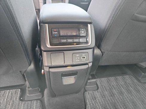 Used 2024 Subaru Ascent Premium w/ Convenience Package image 31