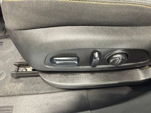 Used 2024 Chevrolet Equinox LT AWD/4WD image 17