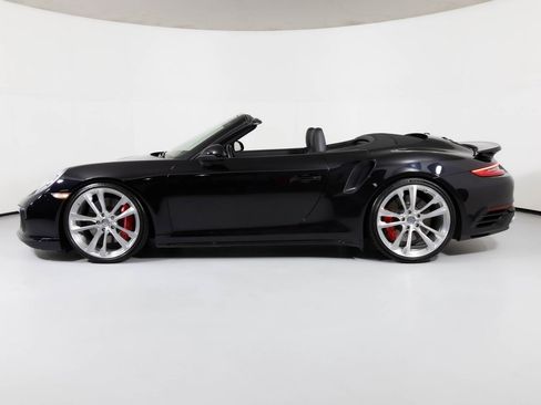 Used 2019 Porsche 911 Turbo image 3