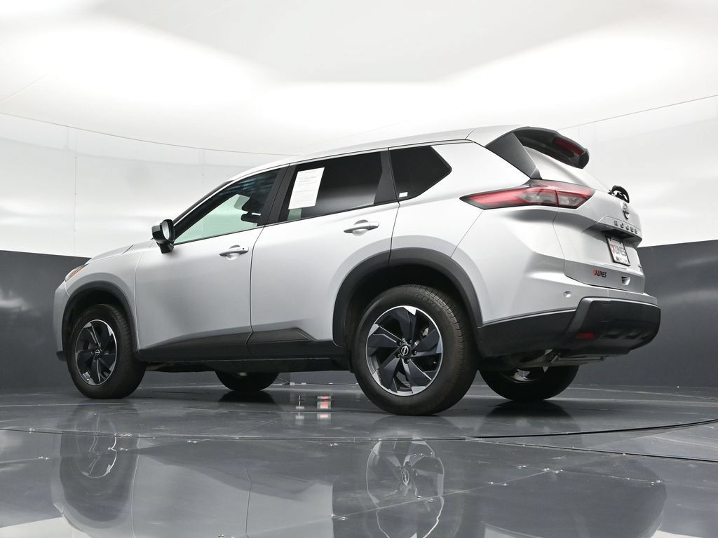 Used 2025 Nissan Rogue SV AWD/4WD image 56