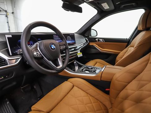 New 2026 BMW X5 xDrive50e image 10