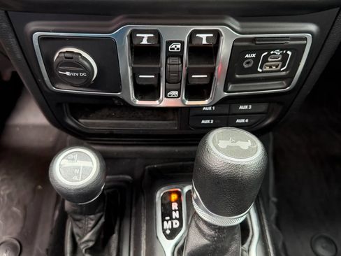 Used 2021 Jeep Wrangler Unlimited Sport AWD/4WD image 26