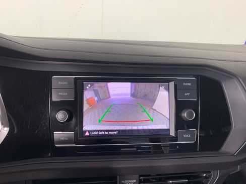 Used 2023 Volkswagen Jetta SE w/ Panoramic Sunroof Package FWD image 26