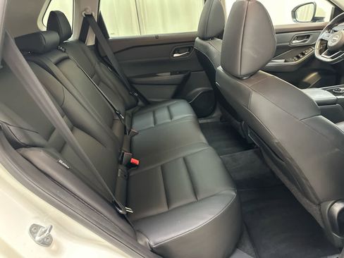 Certified 2023 Nissan Rogue SV w/ SV Premium B Package AWD/4WD image 19