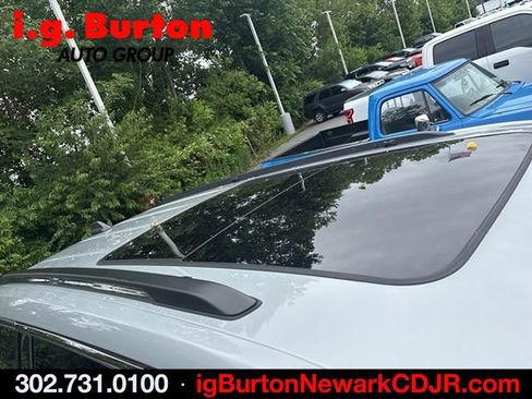 Used 2022 Jeep Grand Cherokee L Limited AWD/4WD image 5
