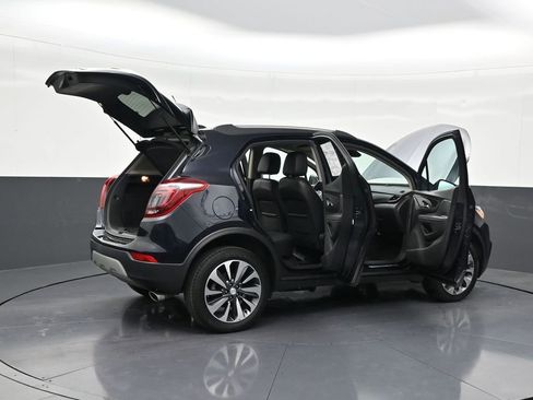 Used 2022 Buick Encore Preferred w/ Safety Package image 32