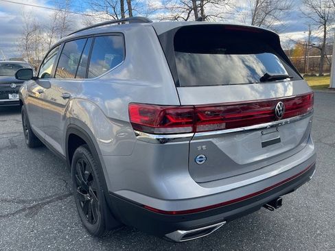 New 2026 Volkswagen Atlas SE image 2