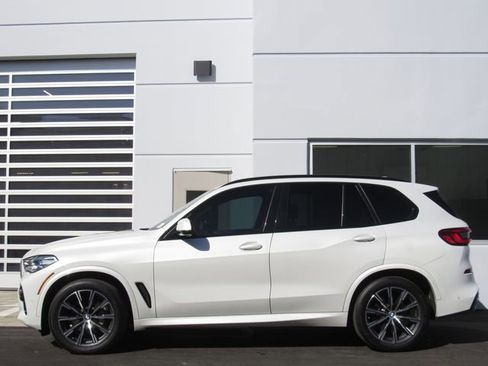 Used 2019 BMW X5 xDrive40i w/ M Sport Package AWD/4WD image 4