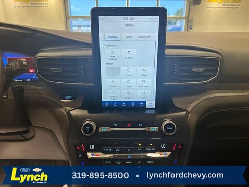 Used 2020 Ford Explorer Platinum w/ Premium Technology Package AWD/4WD image 13