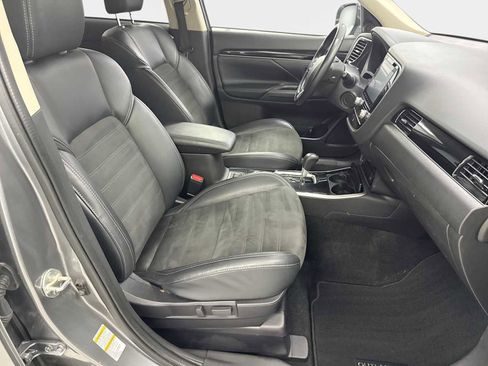 Used 2020 Mitsubishi Outlander SE AWD/4WD image 24