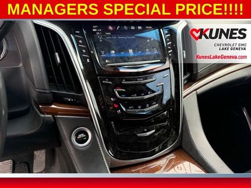 Used 2018 Cadillac Escalade Premium Luxury image 15