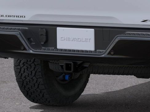 New 2026 Chevrolet Colorado ZR2 w/ Technology Package AWD/4WD image 14