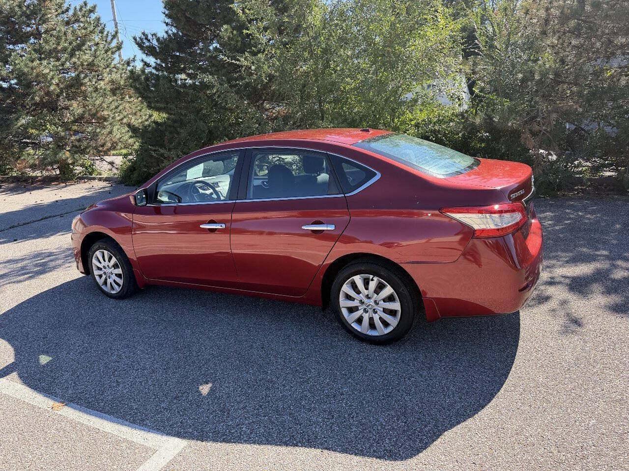 Used 2015 Nissan Sentra SV w/ Navigation Package FWD image 2