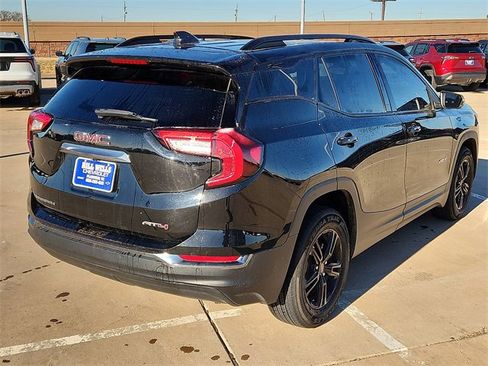 Used 2022 GMC Terrain AT4 image 4