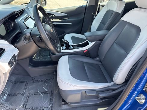 Used 2020 Chevrolet Bolt Premier w/ Infotainment Package image 9