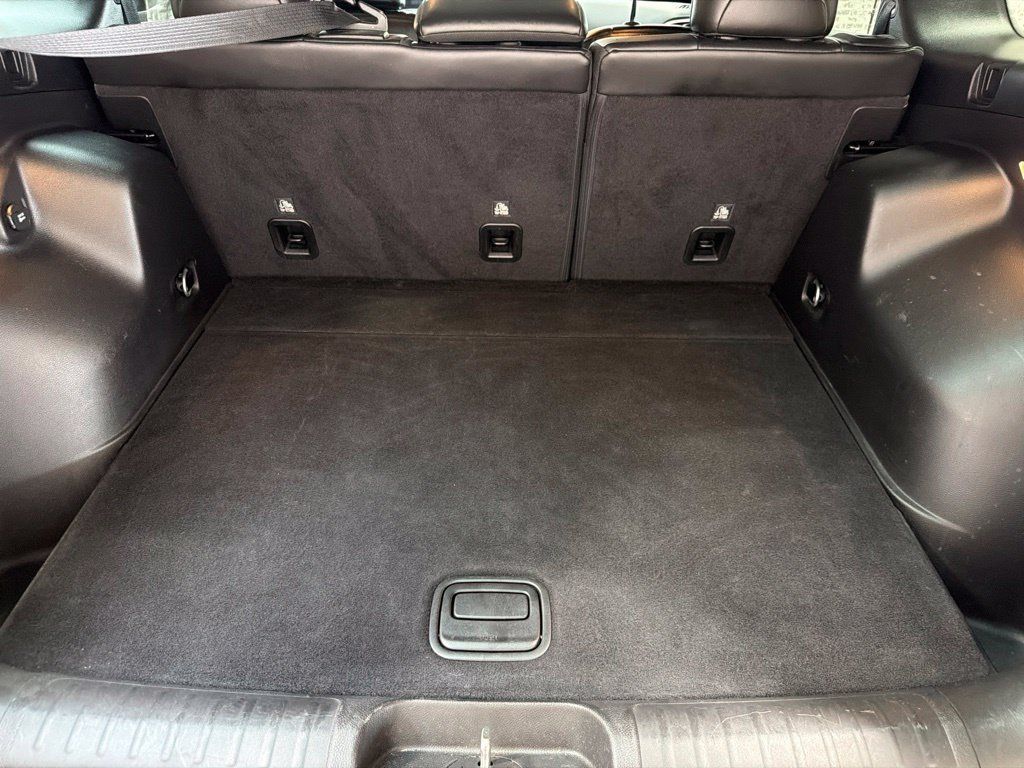 Used 2019 Jeep Cherokee Latitude Plus w/ Cold Weather Group AWD/4WD image 9