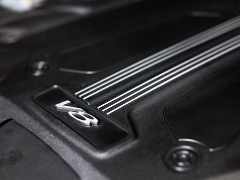 Used 2021 Bentley Bentayga w/ First Edition Specification AWD/4WD image 28