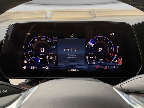 Used 2025 Chevrolet Suburban Z71 image 26