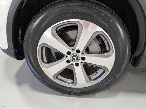 Certified 2021 Mercedes-Benz GLC 300 4MATIC image 3