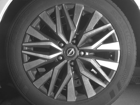Used 2025 Nissan Altima 2.5 SV FWD image 14