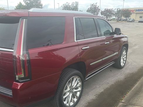 Used 2019 Cadillac Escalade Platinum AWD/4WD image 13