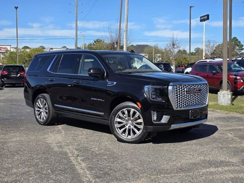 Used 2021 GMC Yukon Denali w/ Denali Premium Package image 2