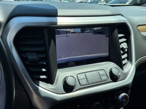Used 2023 GMC Acadia SLE FWD image 21