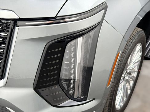 New 2026 Cadillac Escalade Luxury w/ Touring Package AWD/4WD image 11