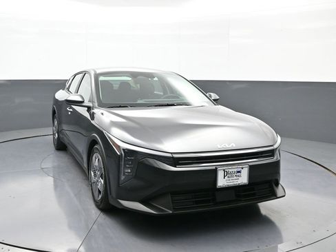 Certified 2025 Kia K4 LX image 3