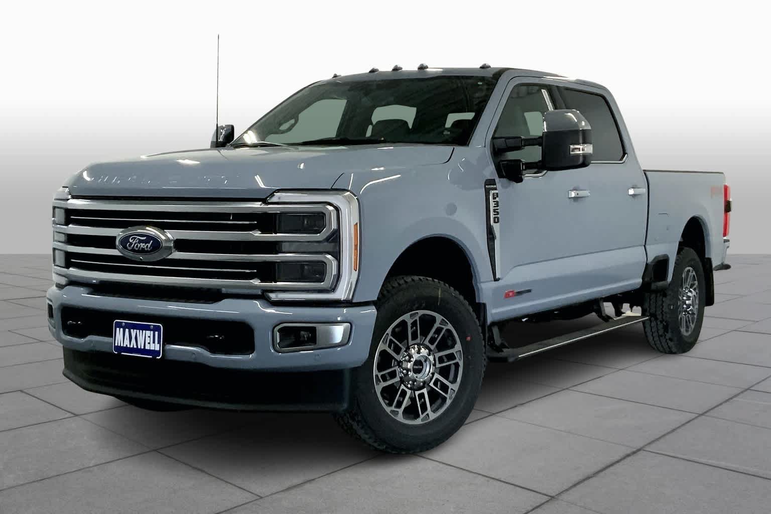Used 2025 Ford F350 Platinum w/ Platinum Plus Package AWD/4WD image 2