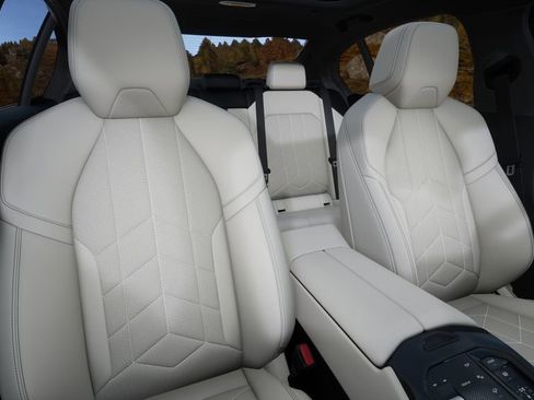 Used 2025 BMW 530i image 41