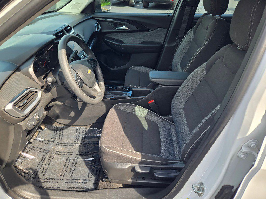 Used 2021 Chevrolet TrailBlazer LS FWD image 19