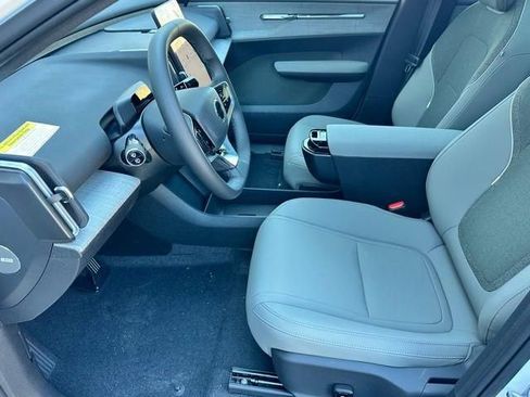 New 2026 Volvo EX30 Plus w/ Protection Package Premier image 6