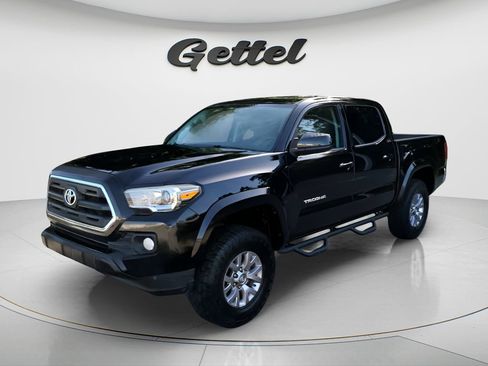 Used 2017 Toyota Tacoma SR5 w/ Tow Package RWD image 1
