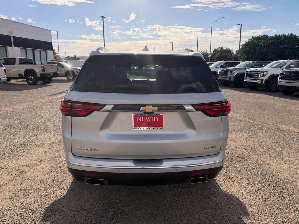 Used 2022 Chevrolet Traverse Premier FWD image 6
