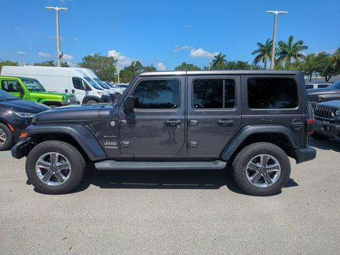 Used 2020 Jeep Wrangler Unlimited Sahara AWD/4WD image 9