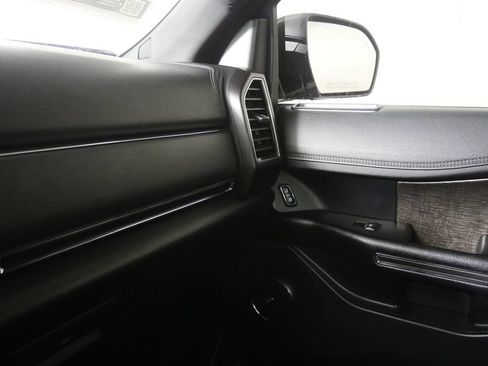 Used 2021 Ford Expedition Max Limited RWD image 30