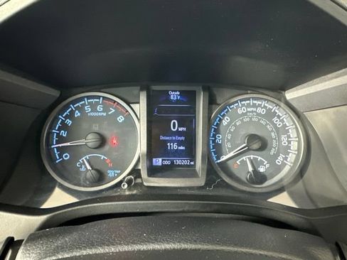 Used 2017 Toyota Tacoma TRD Sport w/ Tow Package (A/T) AWD/4WD image 17