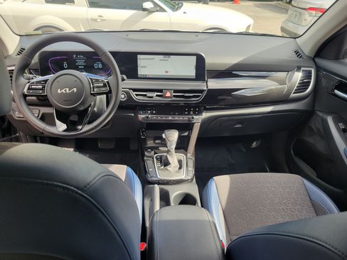 Used 2025 Kia Seltos S FWD image 17
