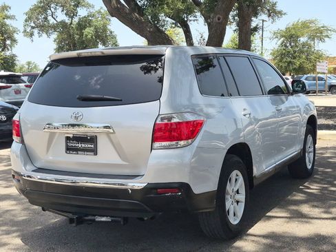Used 2013 Toyota Highlander FWD image 5