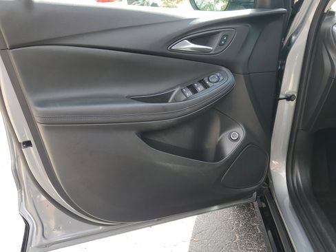 Used 2025 Buick Encore GX Sport Touring w/ Advanced Technology Package image 17