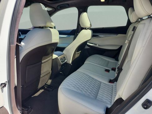 Used 2019 INFINITI QX50 Essential w/ Sensory Package image 17