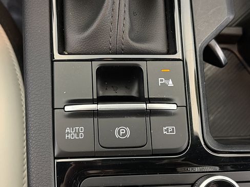 Certified 2025 Kia K5 GT-Line image 24