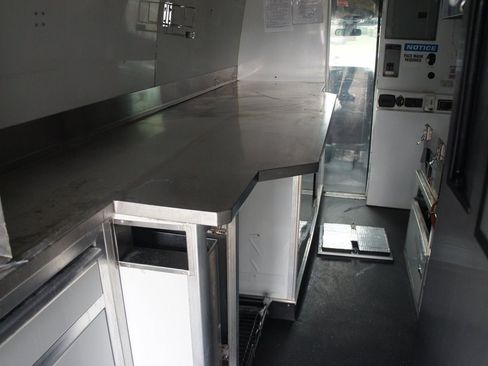 Used 2019 Mercedes-Benz Sprinter 4500 image 50