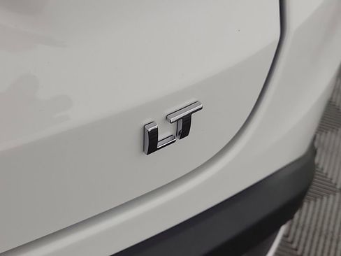 New 2026 Chevrolet Trax LT image 32