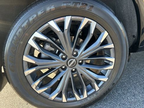 Used 2024 Nissan Rogue Platinum w/ Platinum Premium Package image 14